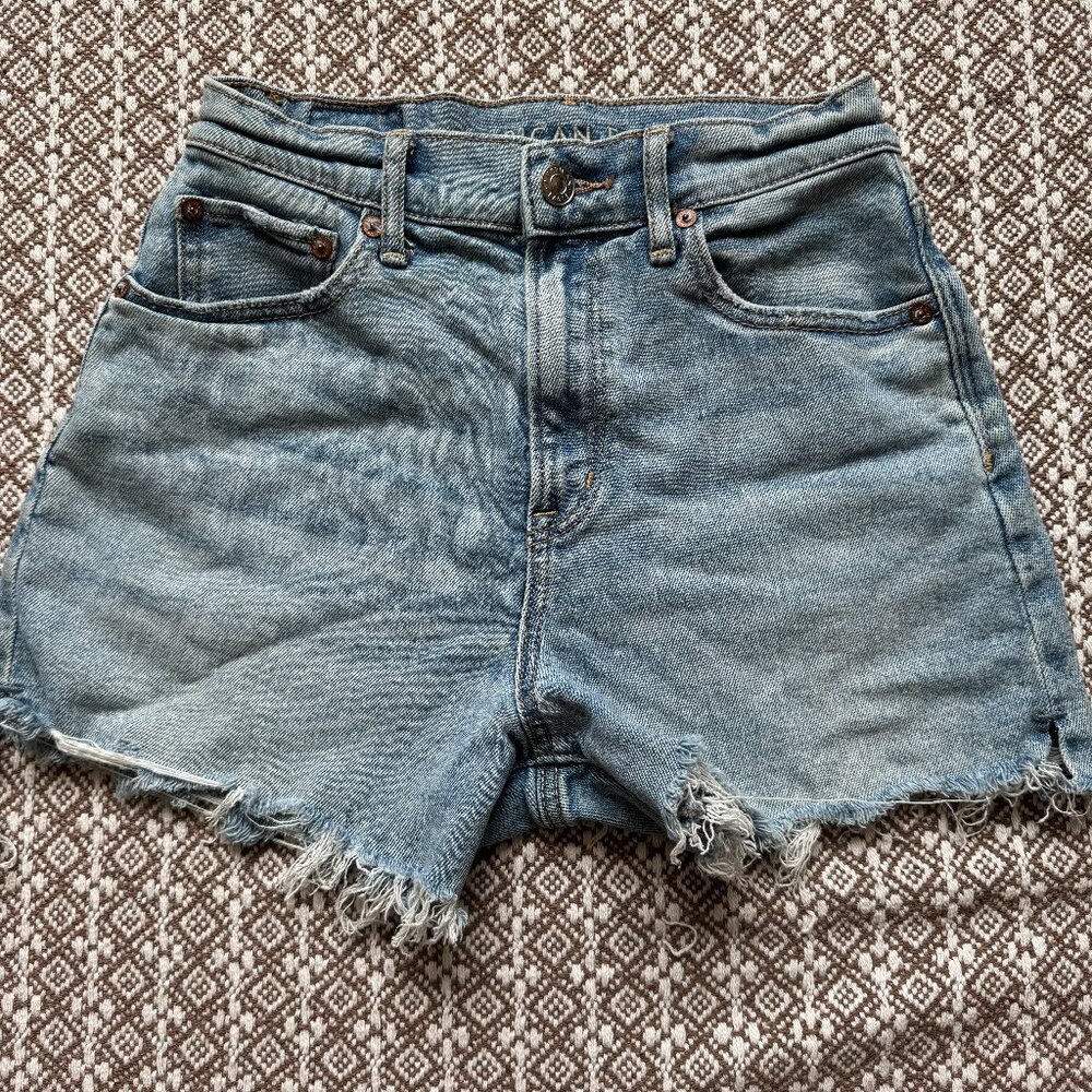 Size 0 AE Shorts